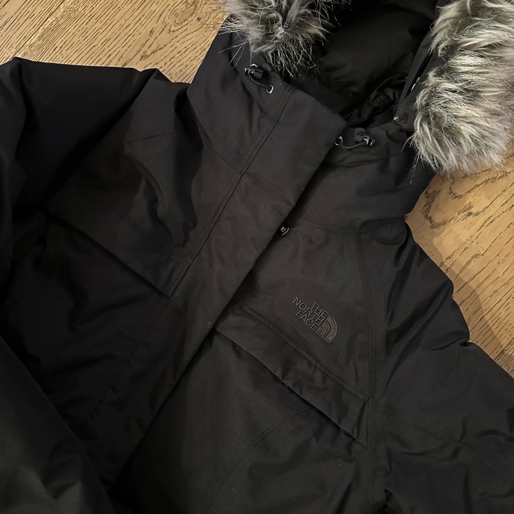 The North Face Women’s Arctic Parka size small - Picture 2 of 4